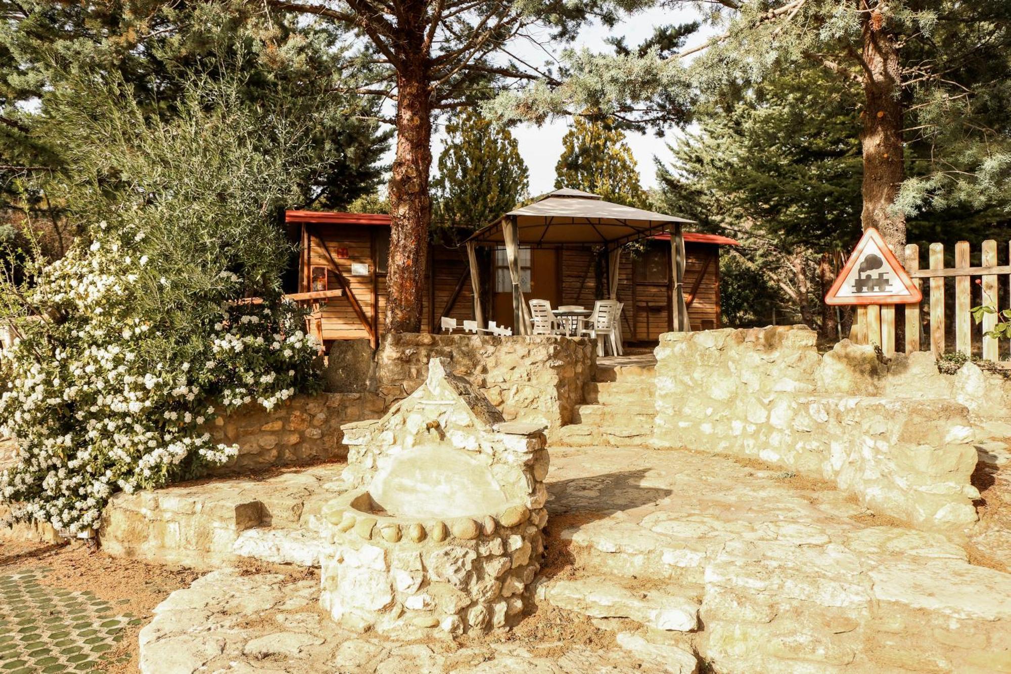 Camping Castillo De Loarre Ngoại thất bức ảnh