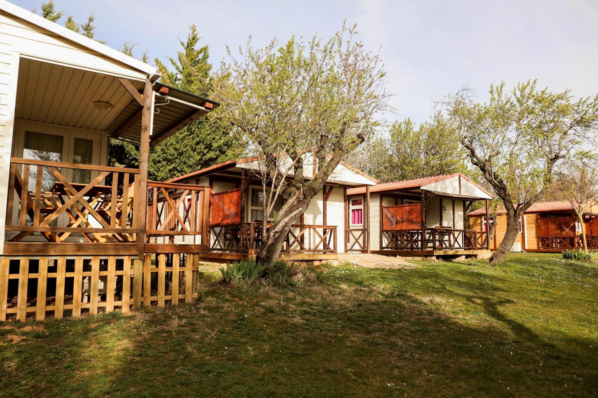 Camping Castillo De Loarre Ngoại thất bức ảnh