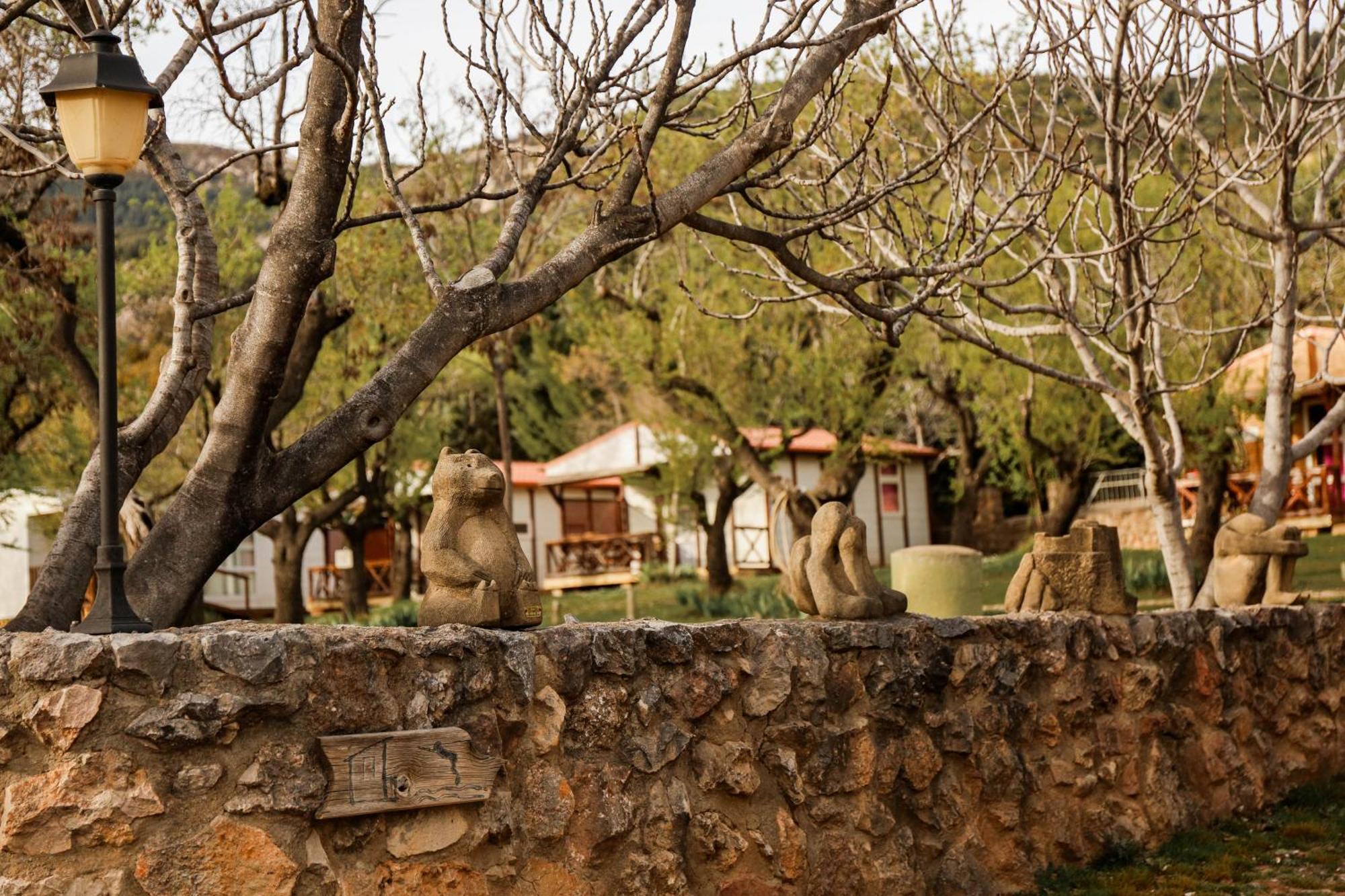 Camping Castillo De Loarre Ngoại thất bức ảnh