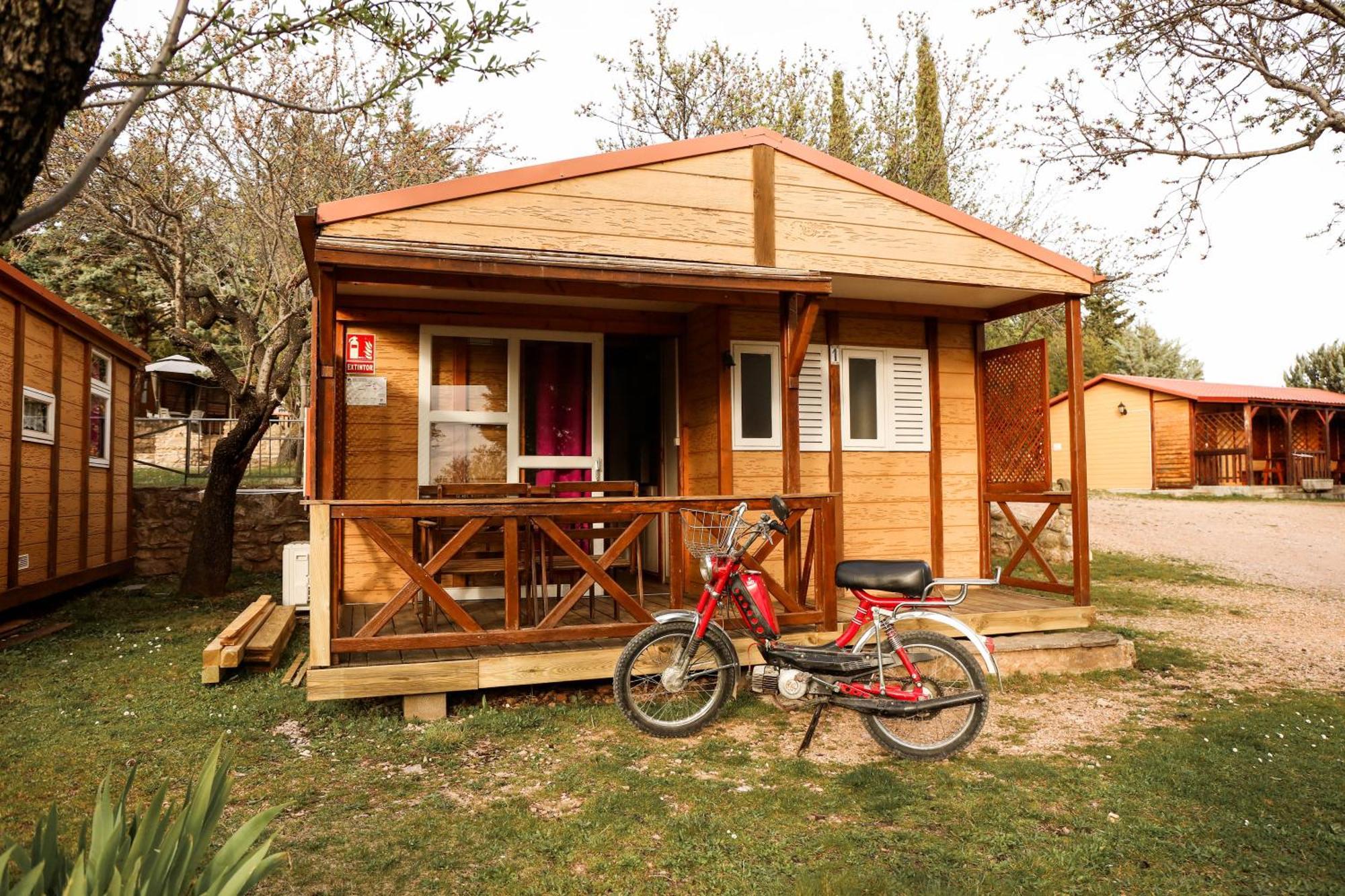 Camping Castillo De Loarre Ngoại thất bức ảnh