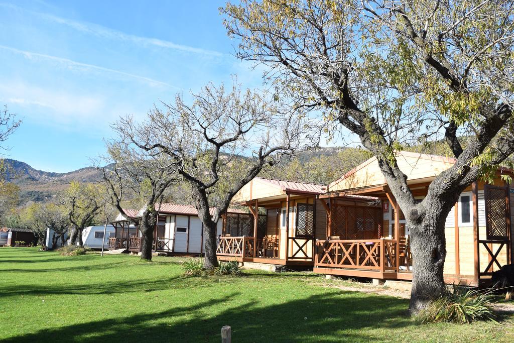 Camping Castillo De Loarre Ngoại thất bức ảnh